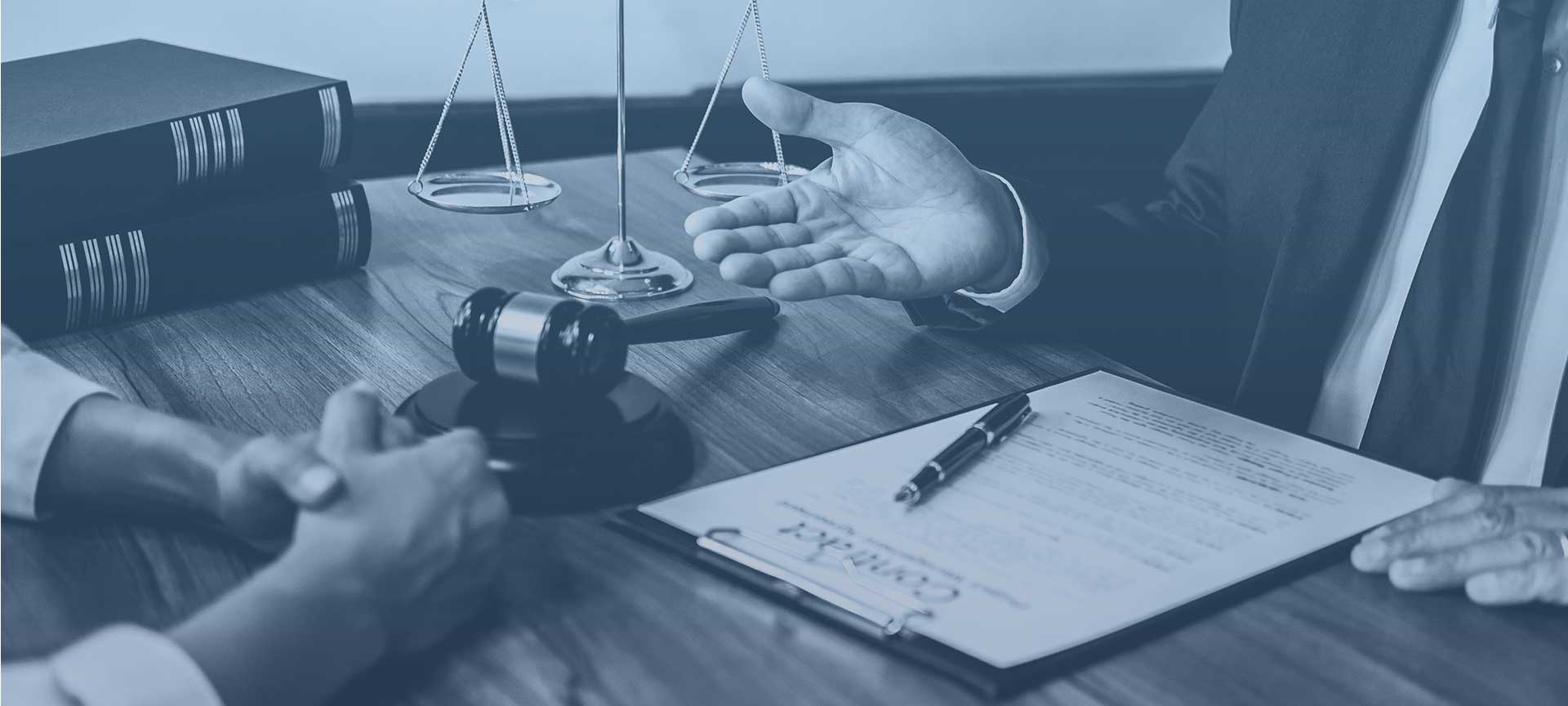 Somos un despacho de abogados, con más de 25 años de experiencia, expertos en todas las áreas de práctica. Damos información sobrer reformas, obras y arquitectura. Estamos situados en Torrelodones, Móstoles y Madrid. 